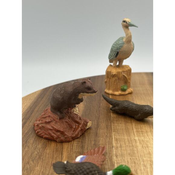 K&M International River Wildlife Animal Figures Lot Heron Bear Otter Turtle Fish - Picture 3 of 16